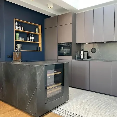Apartment Luxuriose In Guter Lage